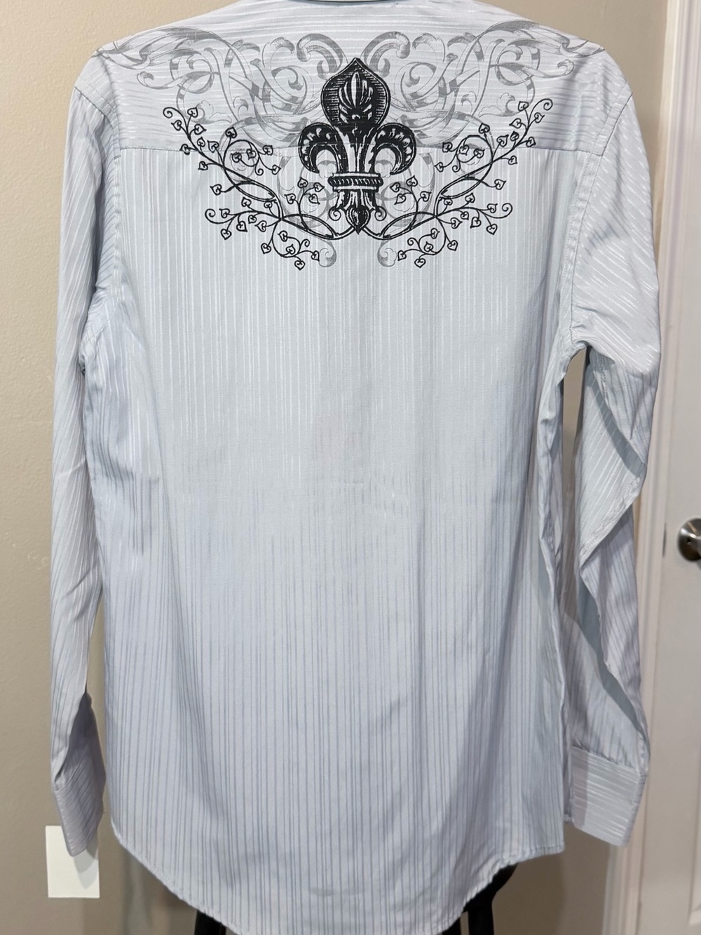 Level Ten Men's Gray Striped Dress Shirt L 34/35 Black Graphic on back